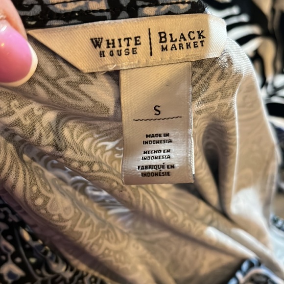 WHBM - blue/ black/ white design dress with notch neckline- like new -size small - Picture 8 of 10